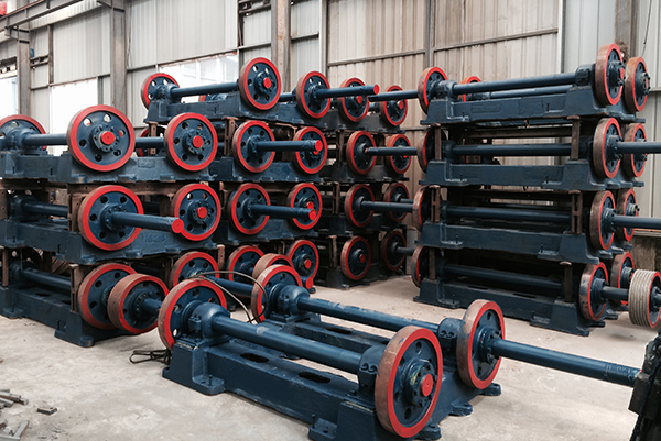 Single roller spinning machine