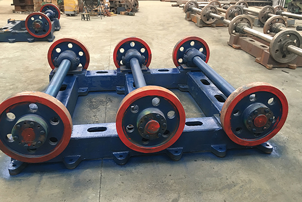 Double roller centrifugal spinning machine